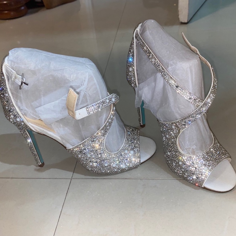 Betsey Johnson diamonds and pearls heels